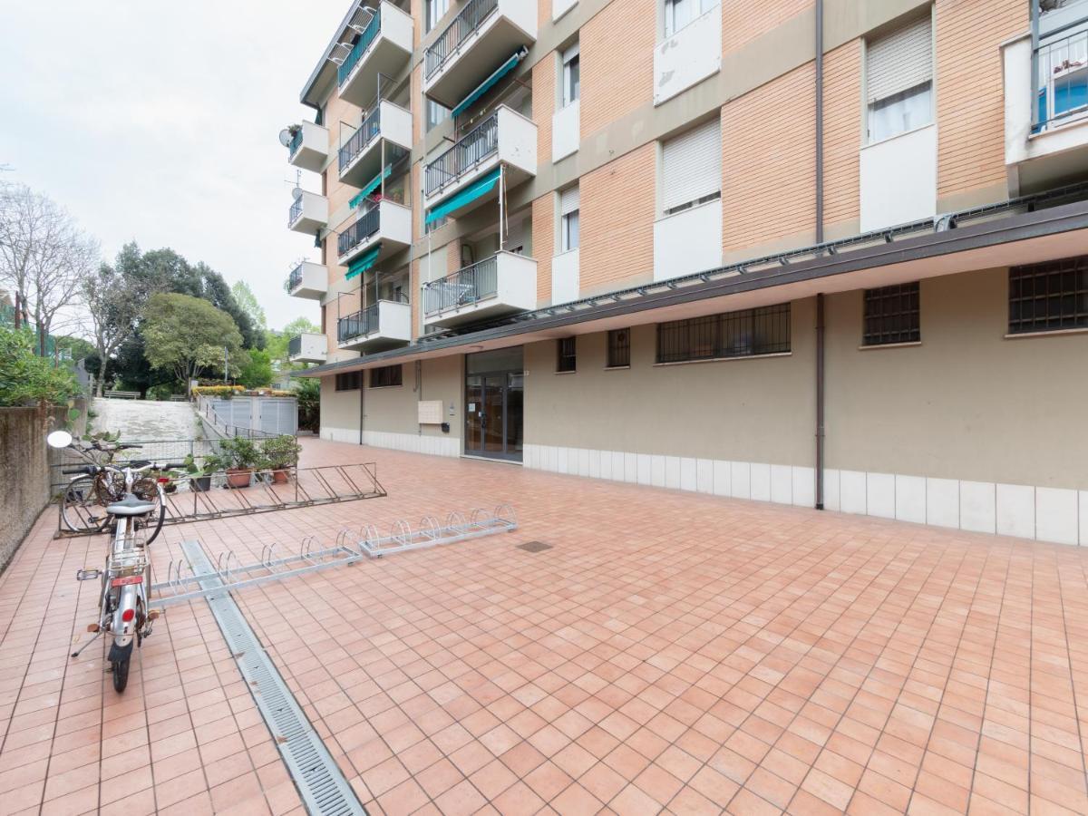 Flaminia Bright & Roomy Apartment ペザロ エクステリア 写真