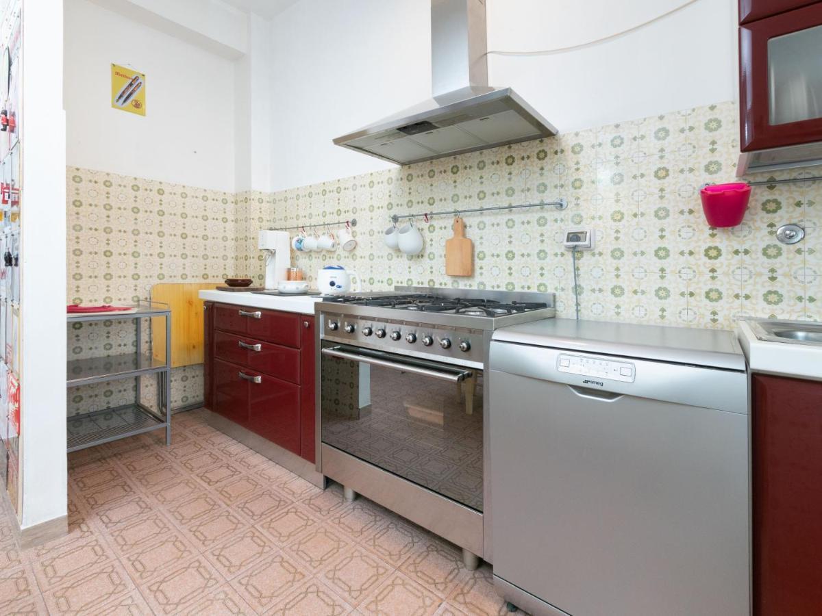 Flaminia Bright & Roomy Apartment ペザロ エクステリア 写真